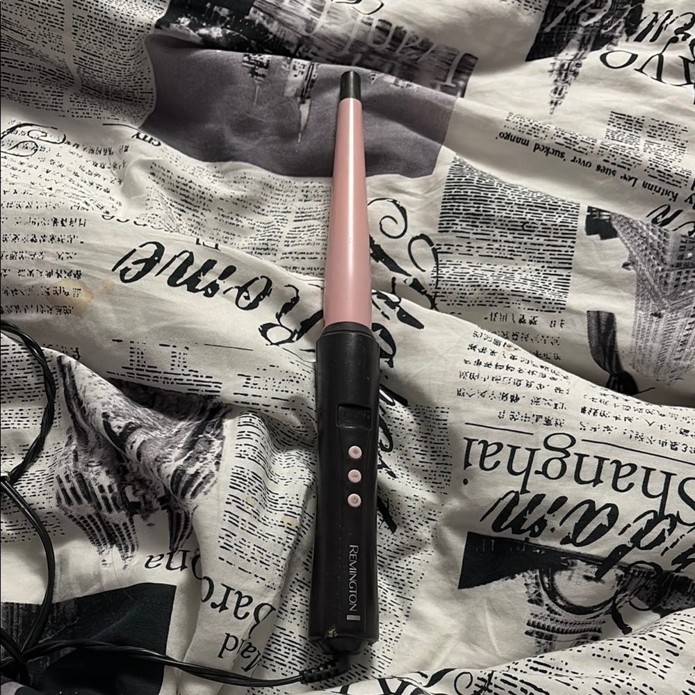 Remington Pink and Black Curling Wand